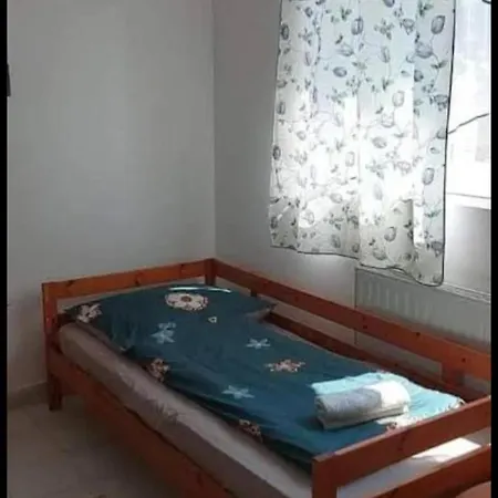 Balatoni Feszek باداتشونيتوماي